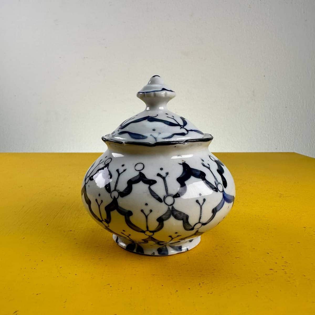 zuccheriera vintage in ceramica dipinta a mano