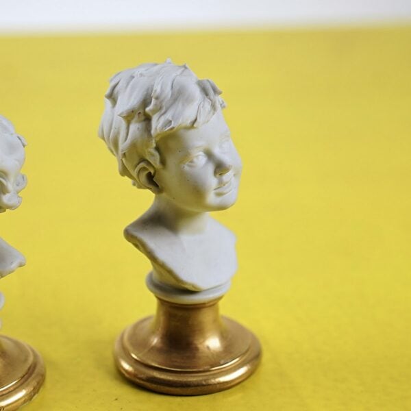 coppia di piccoli mezzibusti in porcellana biscuit - immagine 3