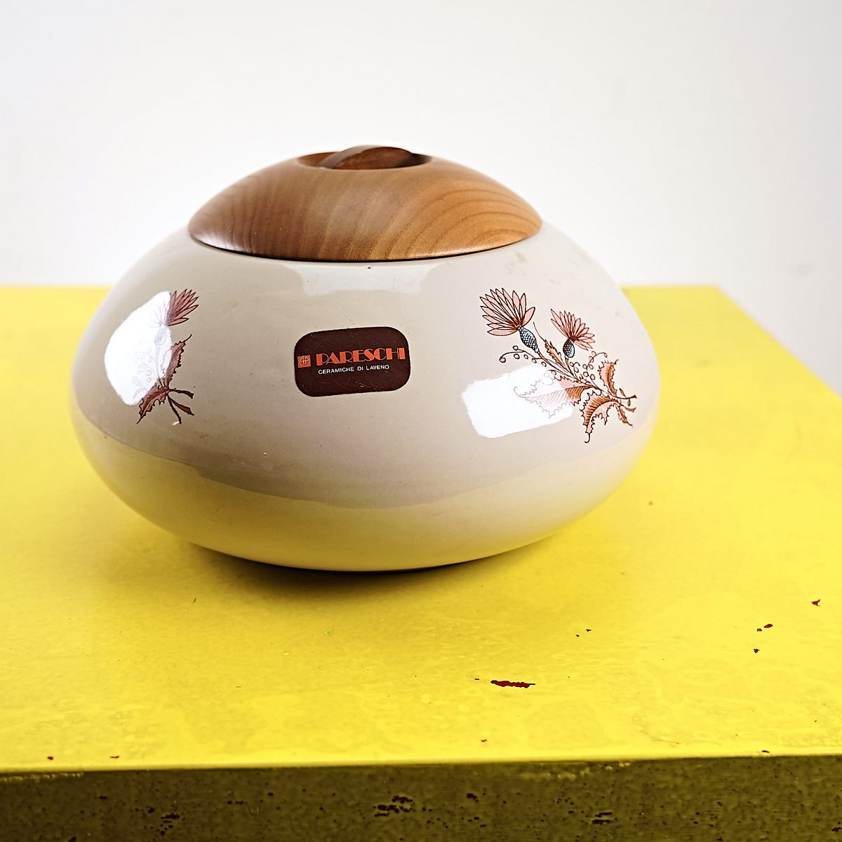 vaso porta biscotti in ceramica con tappo in legno, pareschi ceramiche di  laveno