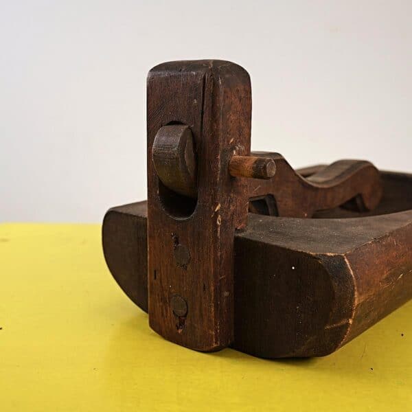 antico schiaccianoci artigianale in legno - immagine 3