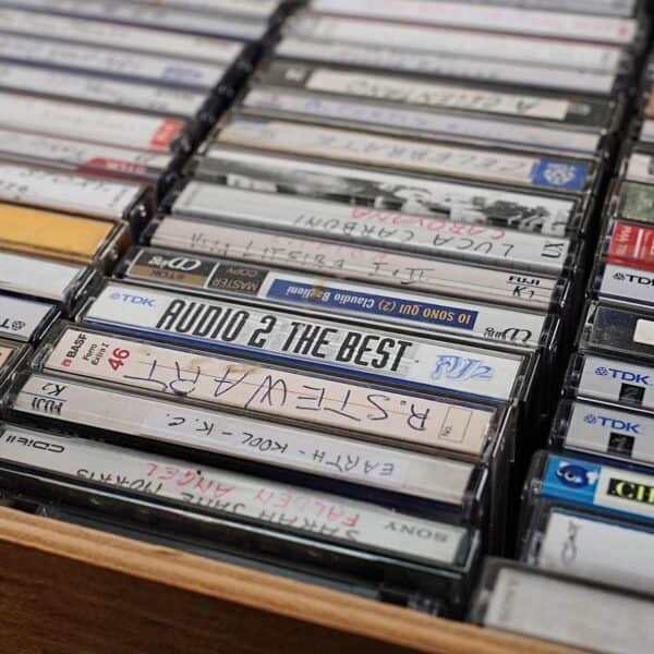 Lotto di musicassette vintage originali e registrate con cassetta in legno - immagine 4