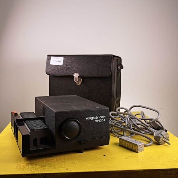 proiettore per diapositive voigtlander vp 135a con custodia originale