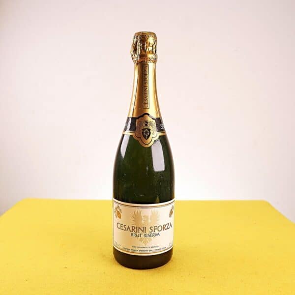 bottiglia vino brut riserva cesarini sforza