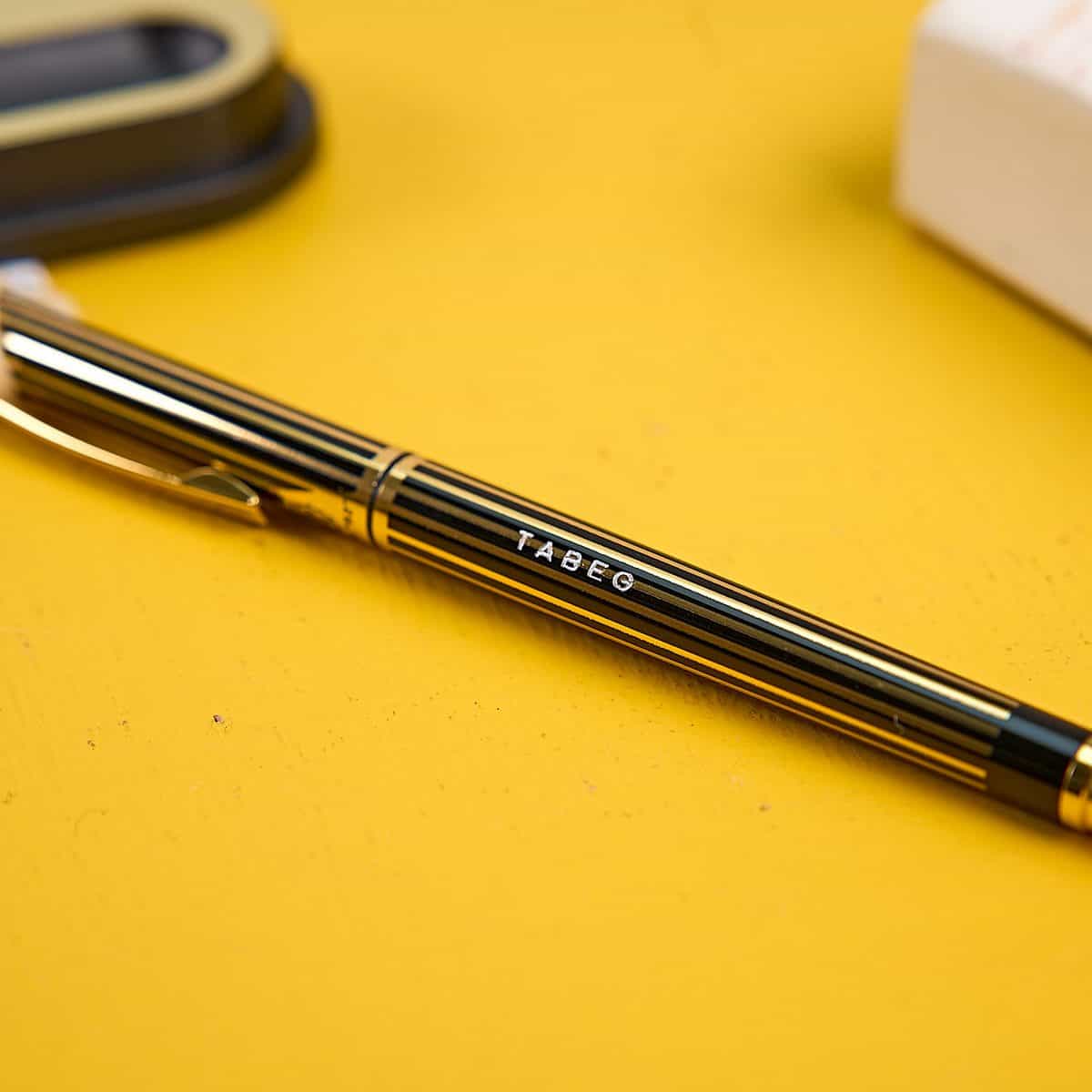 La penna che non ha fretta: leggere una penna vintage 1 Dettaglio di penna vintage Tabeg Shiba 82
