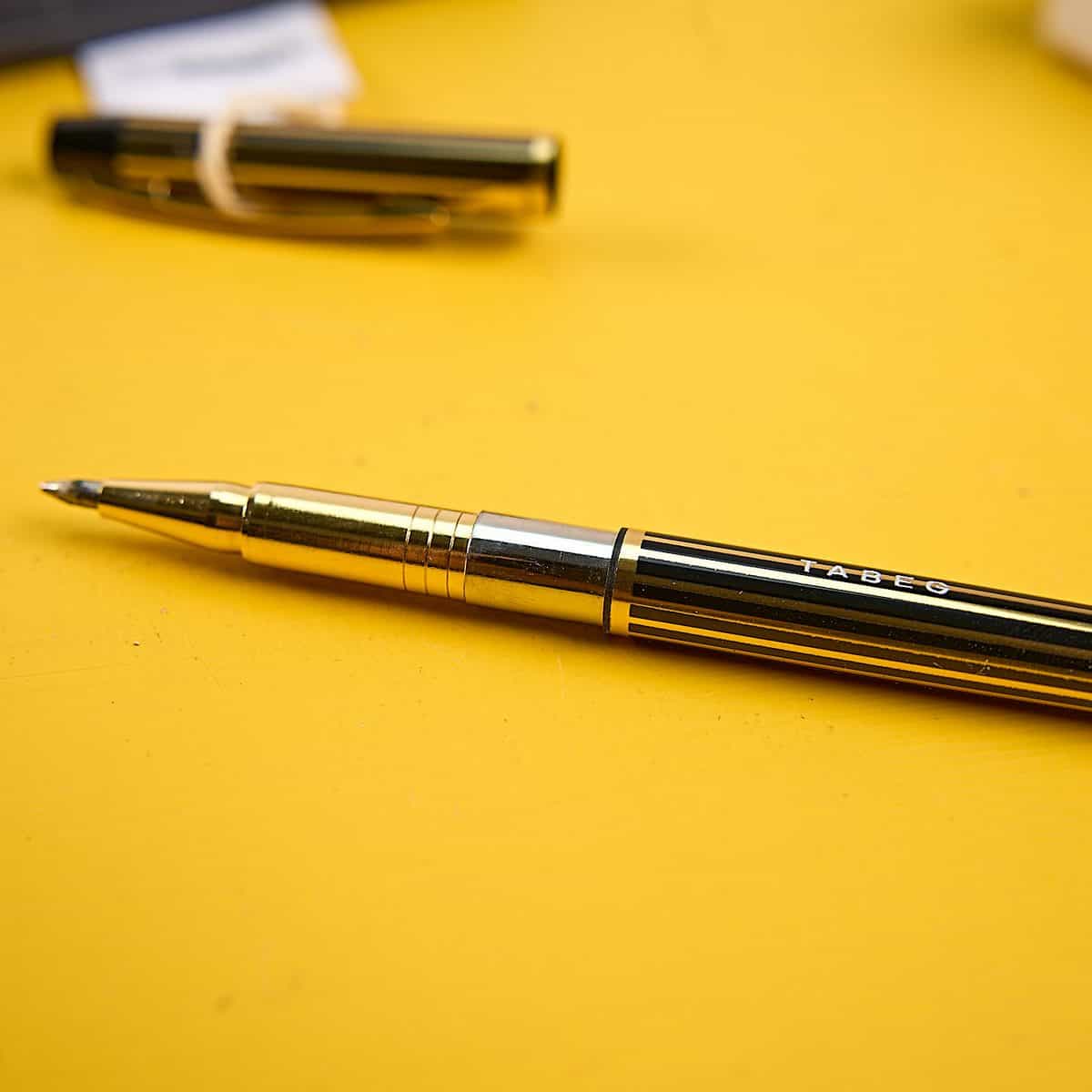 La penna che non ha fretta: leggere una penna vintage 2 Particolare del corpo della penna Tabeg Shiba 82