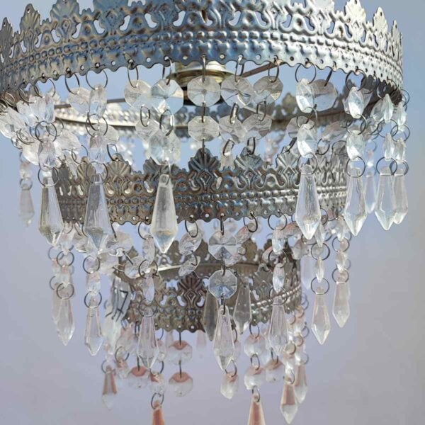 coppia di lampadari vintage in metallo con gocce di vetro - immagine 12