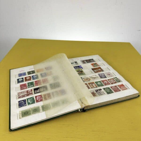 album con francobolli da collezione - immagine 2