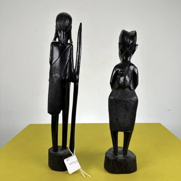 coppia di statue etniche intagliate nel legno - immagine 4