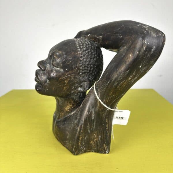 scultura etnica vintage in gesso - immagine 2
