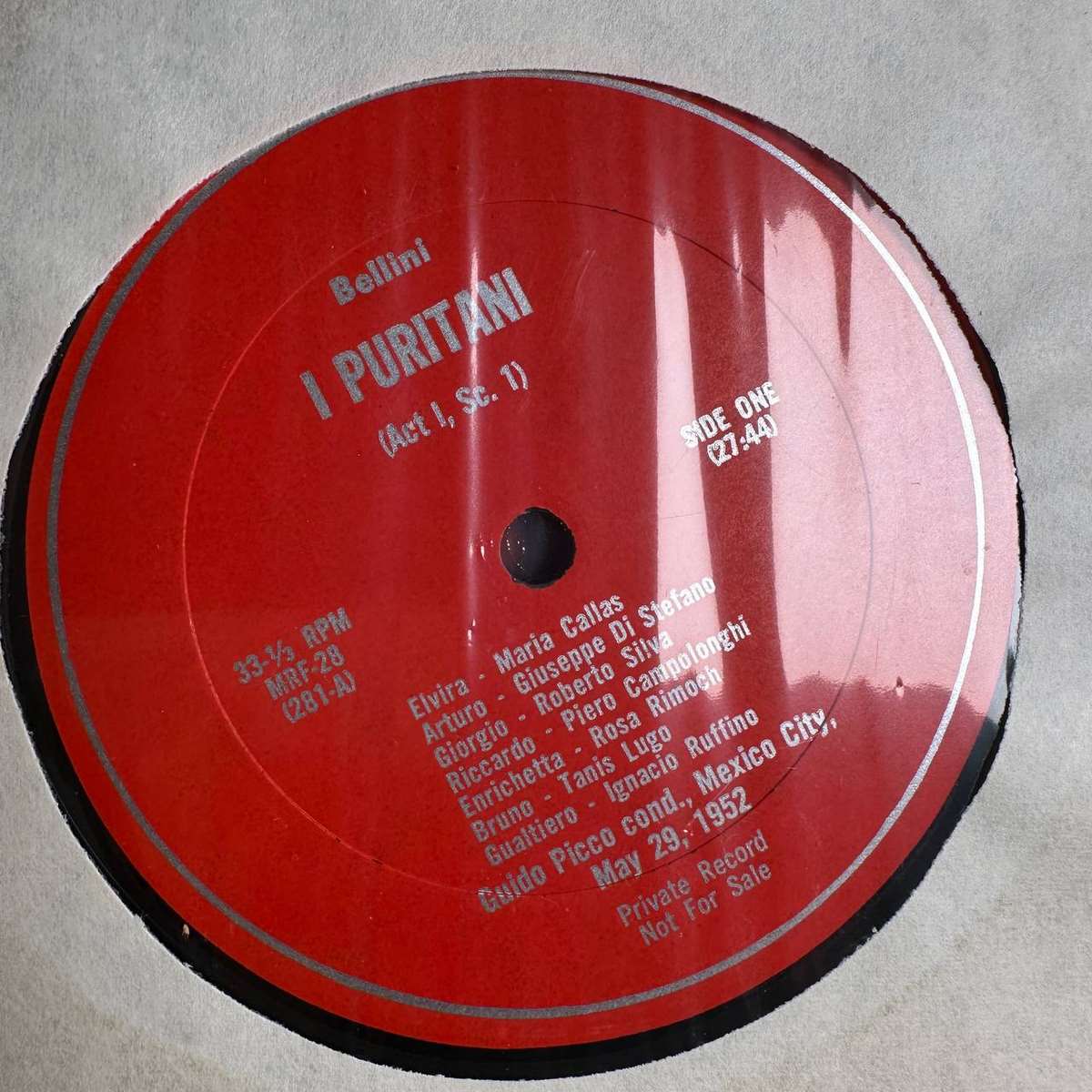 Tre dischi, un mondo intero: <em>I puritani</em> con Callas e Di Stefano 2 Dettaglio di cofanetto con dischi in vinile di opera lirica