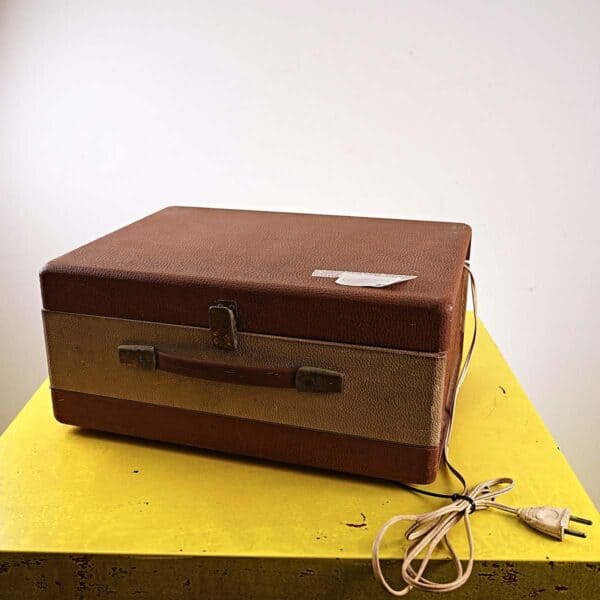 Giradischi a valigetta vintage