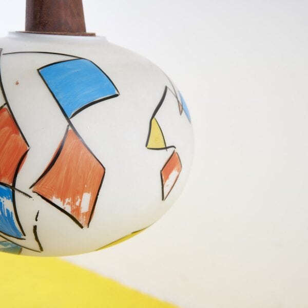lampadario anni 60 con boccia in vetro opalino - immagine 5