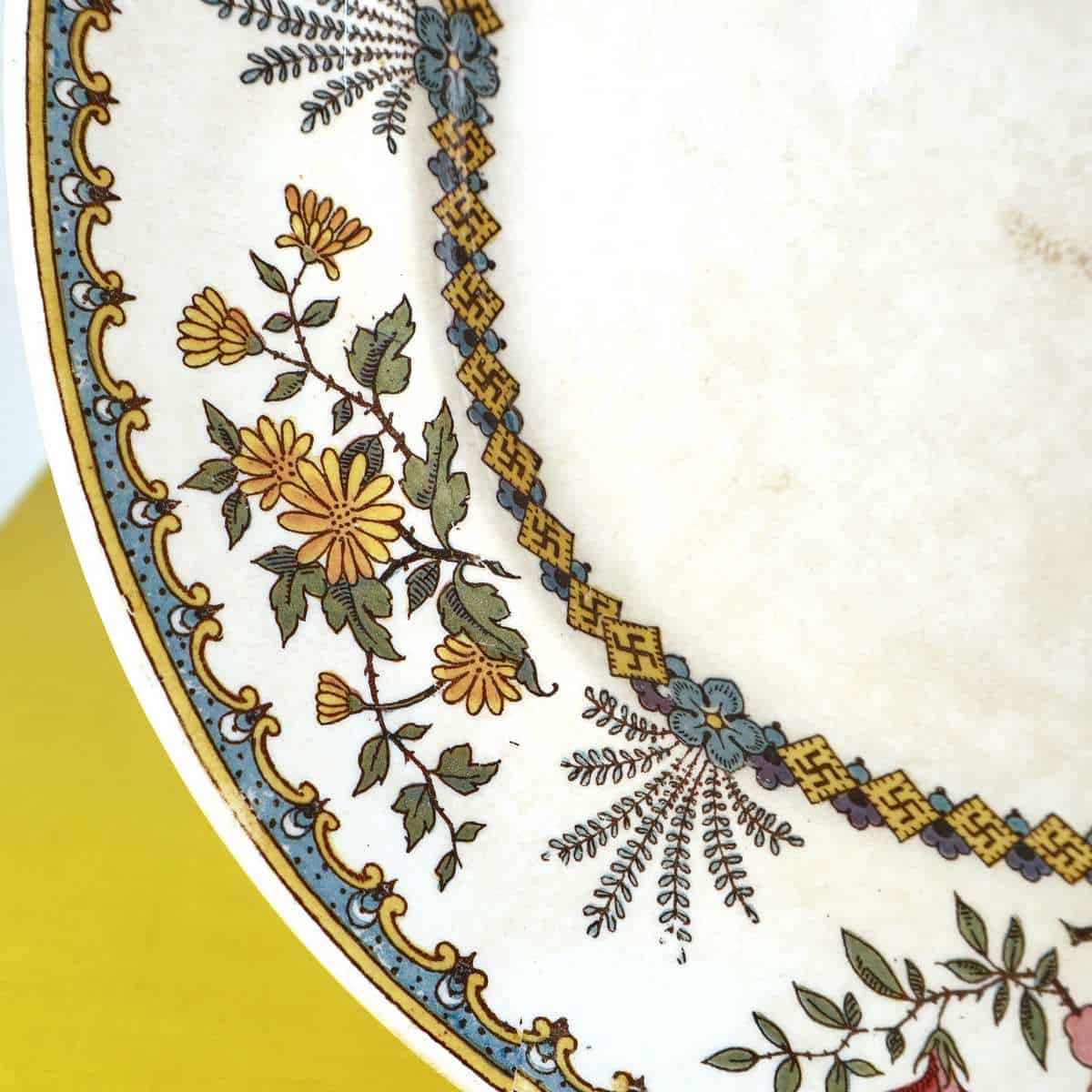 raro piatto decorativo in ceramica willeroy & boch geschutzt, con decoro svastica - immagine 3