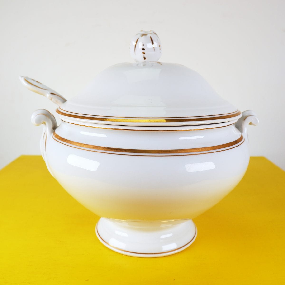 zuppiera vintage in ceramica c.t.