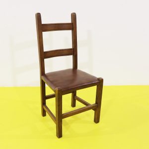 Sedia in legno seduta marrone struttura con traverse rinforzate