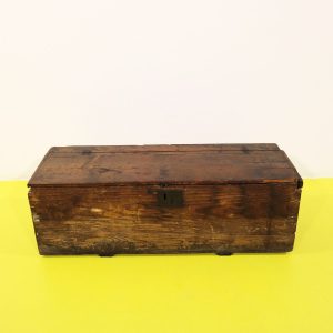 Baule legno rettangolare con serratura metallo numerato