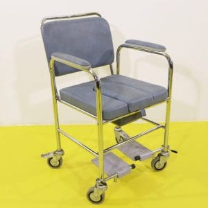 Sedia comoda sanitaria metallo ruote poggiapiedi imbottitura blu