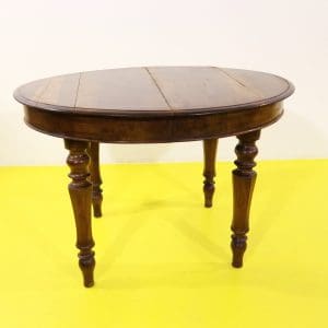 Ultimi arrivi 21 Tavolo rotondo in legno massello con gambe tornite