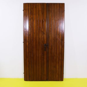 Ultimi arrivi 4 Porta doppia rustica in legno di pino a doghe con ferramenta